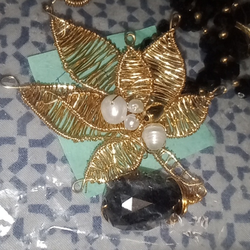 Pretty Necklace set 😍 😍 - Picture 1 of 12
